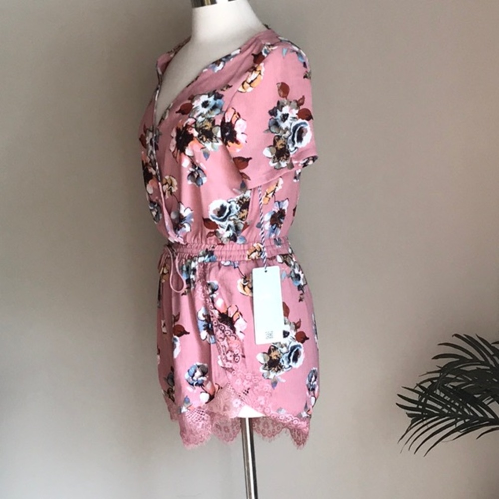 NEW Floral Lace Romper - Picture 7 of 8